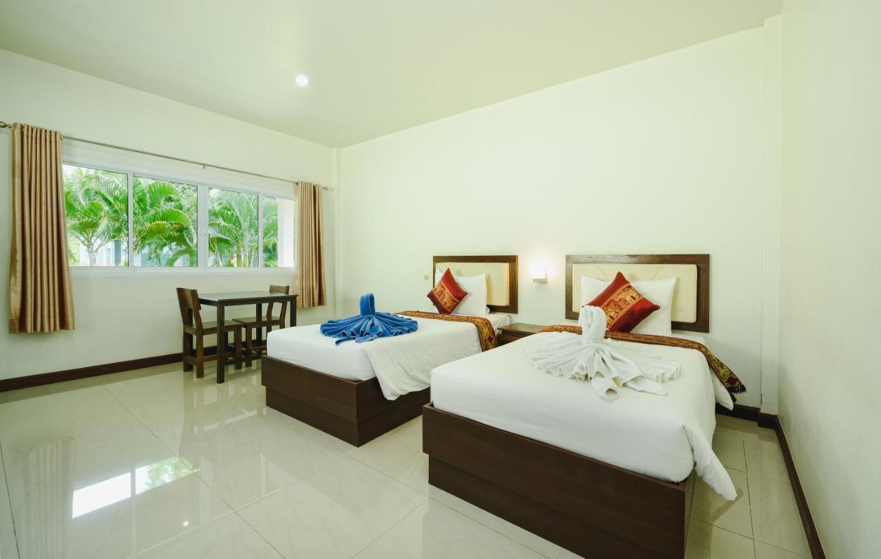 Phuket Airport Villa Ban Bo Han Bagian luar foto
