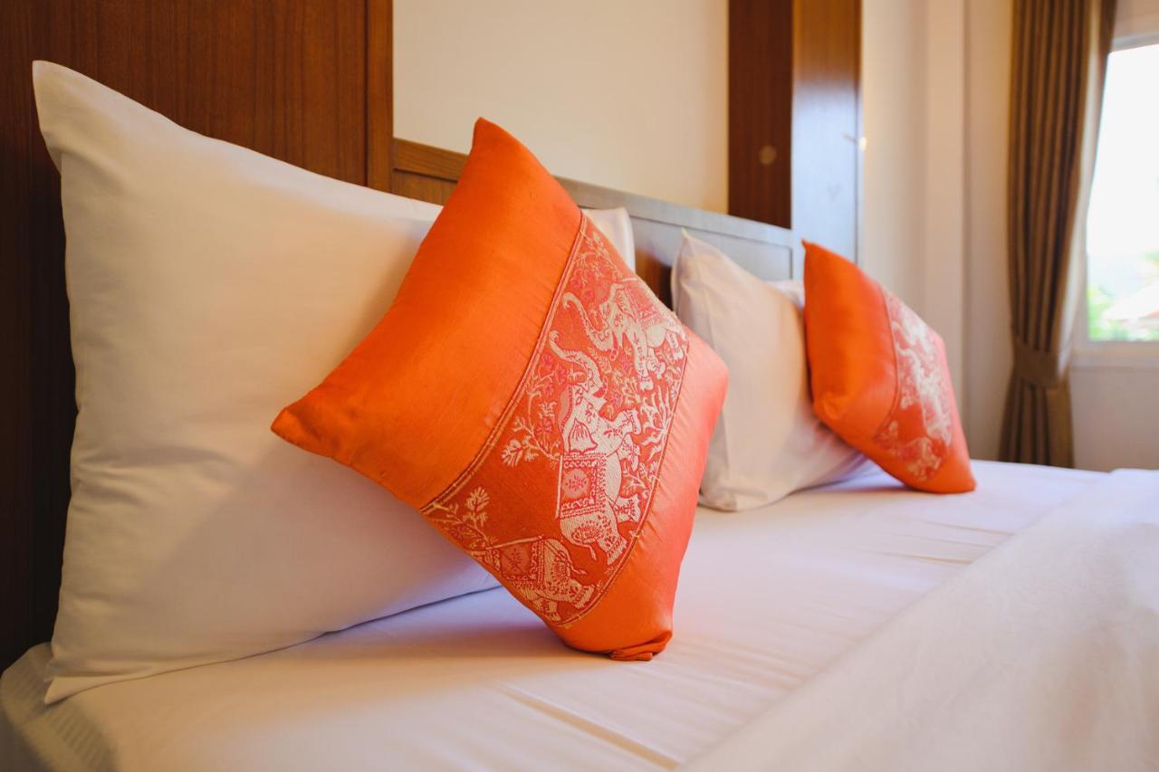 Phuket Airport Villa Ban Bo Han Bagian luar foto